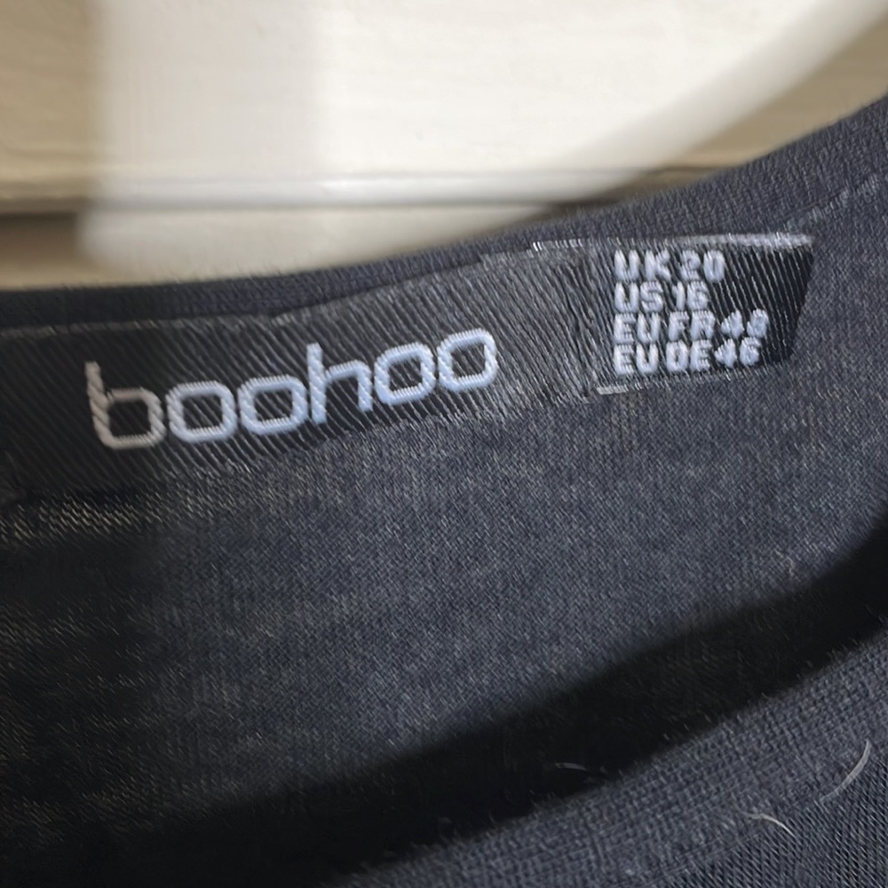 Boohoo Black Ruffle Top - Picture 3 of 3